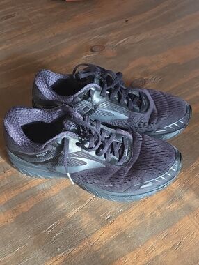 Brooks Women's Purple-Black Athletic Running Shoes